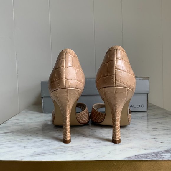 Nude Faux Crocodile Leather Heels size 38 - Picture 7 of 11